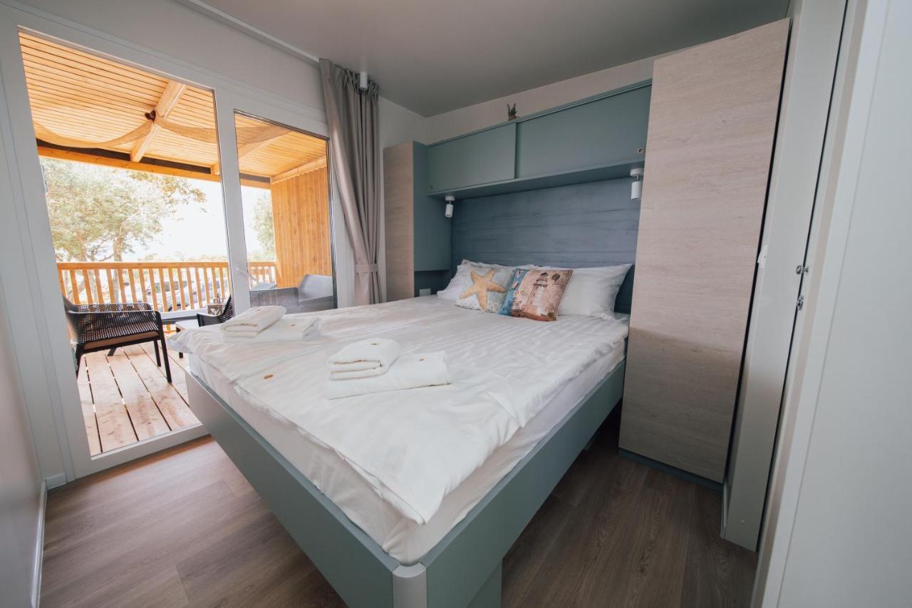 Mobile Homes Selce - Lighthouse ภายนอก รูปภาพ